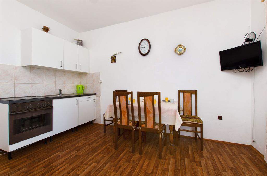Apartments Ban Dugi Rat Exteriér fotografie